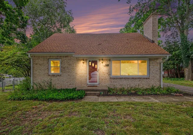 Photo 2 of Single family home for sale at 1438 Covell Ave, Grand Rapids, MI 49504 | MLS# 70555940 | Listing updated on 2026-09-30