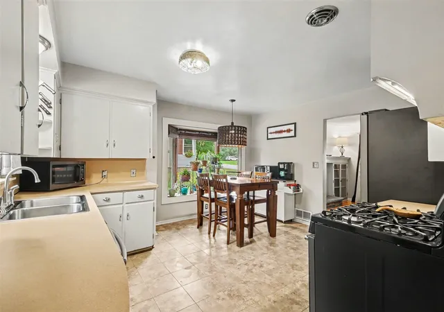 Photo 4 of Single family home for sale at 1438 Covell Ave, Grand Rapids, MI 49504 | MLS# 70555940 | Listing updated on 2026-09-30