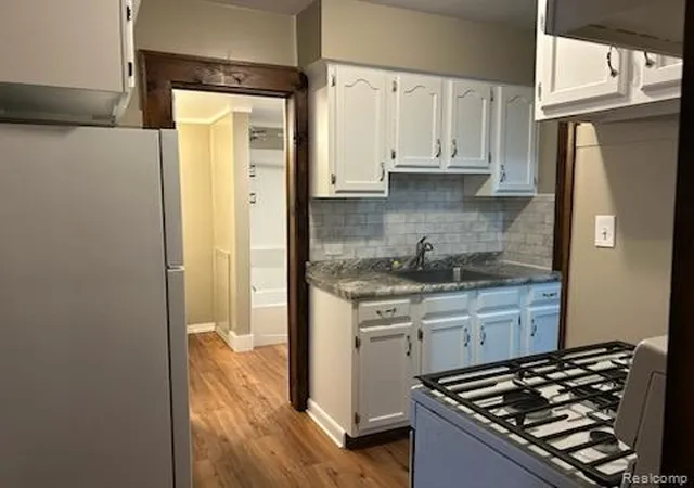 Photo 3 of Sale Pending at 5490 Sarvis Dr, Waterford, MI 48327 | MLS# 61033700 | Listing updated on 2026-09-29