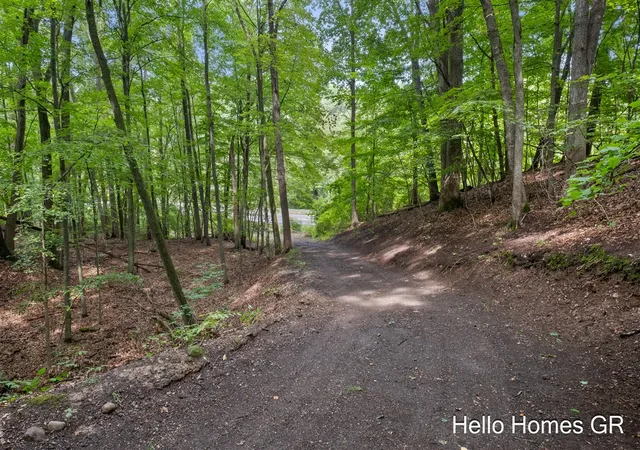 Photo 3 of Land for sale at 8000 Cascade Rd, Ada, MI 49301 | MLS# 70556009 | Listing updated on 2026-09-15