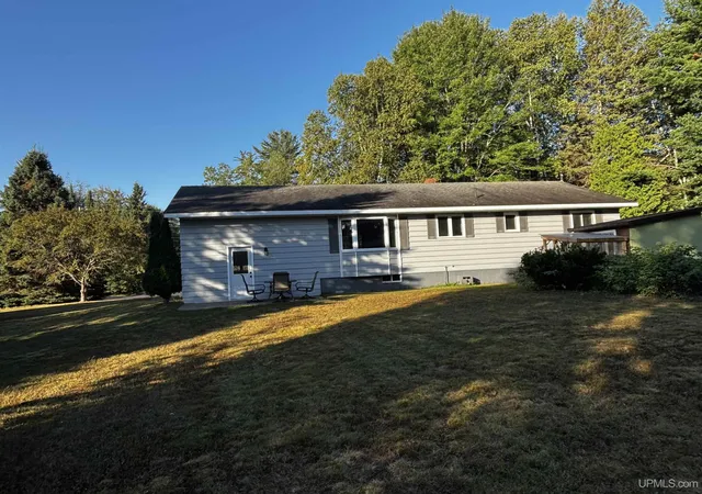 Photo 3 of Single family home for sale at 127 Carriage Ln, Marquette, MI 49855 | MLS# 50220435 | Listing updated on 2026-09-09