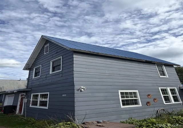 Photo 3 of Single family home for sale at 23509 Granite Ave, Dollar Bay, MI 49922 | MLS# 50222434 | Listing updated on 2026-10-22