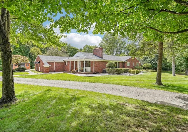 Photo 1 of Single family home for sale at 890 E Romeo Rd, Oakland Twp, MI 48363 | MLS# 50219905 | Listing updated on 2026-10-20