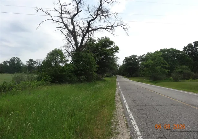 Photo 2 of Sale Pending at 518 S Oak Ave, White Cloud, MI 49349 | MLS# 70519439 | Listing updated on 2026-09-02