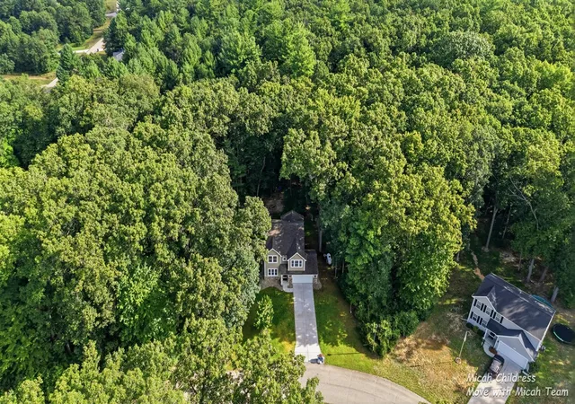 Photo 4 of Sale Pending at 3813 Ryan Woods Cir, Allegan, MI 49010 | MLS# 70555114 | Listing updated on 2026-09-08