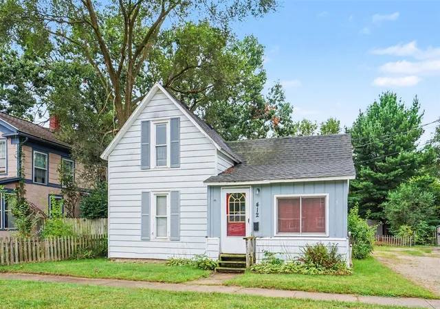 Photo 2 of Sale Pending at 412 E Franklin St, Otsego, MI 49078 | MLS# 70555483 | Listing updated on 2026-09-08