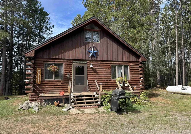 Photo 2 of Single family home for sale at 311 Us Hwy 141 St, Crystal Falls, MI 49920 | MLS# 50222626 | Listing updated on 2026-10-13