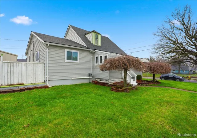 Photo 3 of Single family home for sale at 640 Martin Luther King Jr Blvd, Pontiac, MI 48341 | MLS# 61034784 | Listing updated on 2026-10-05