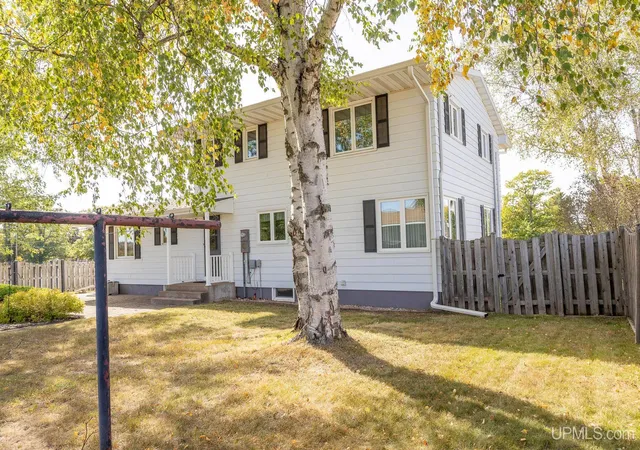 Photo 2 of Sale Pending at 1818 Prairie Ave, Ishpeming, MI 49849 | MLS# 50223550 | Listing updated on 2026-10-21