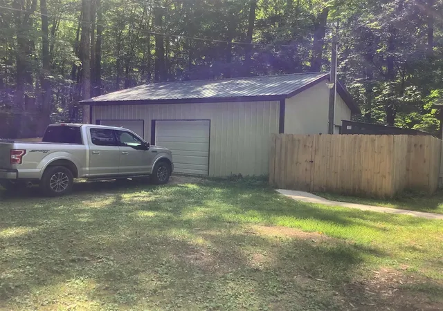 Photo 3 of Single family home for sale at 9488 S 11 Rd, Cadillac, MI 49601 | MLS# 70553440 | Listing updated on 2026-10-09