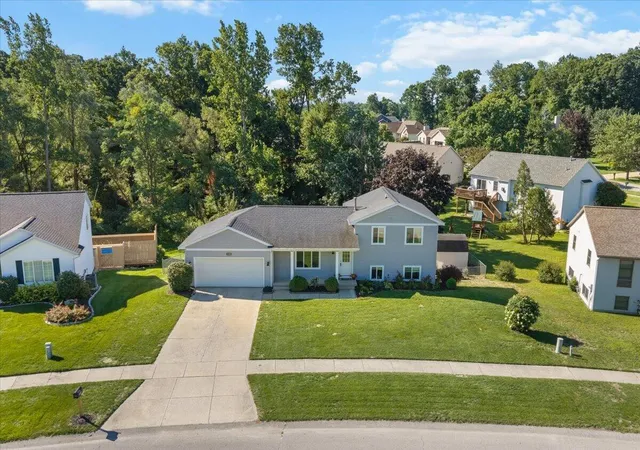 Photo 1 of Sale Pending at 1338 Scott Crk Dr, Belmont, MI 49306 | MLS# 70549715 | Listing updated on 2026-09-14