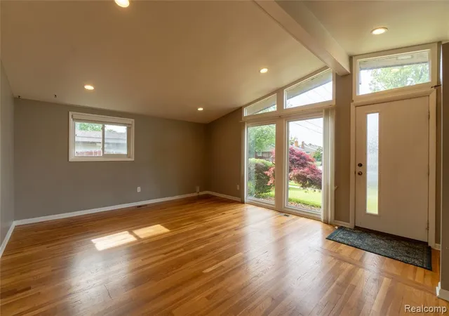 Photo 3 of Single family home for sale at 21512 Briarcliff St, Saint Clair Shores, MI 48082 1260 | MLS# 61024331 | Listing updated on 2026-10-21