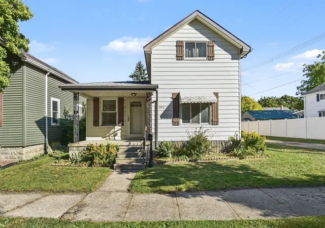 Photo 1 of Sale Pending at 805 19th Street, Bay City, MI 48708 | MLS# 50223710 | Listing updated on 2026-10-17
