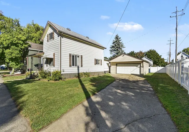 Photo 2 of Sale Pending at 805 19th Street, Bay City, MI 48708 | MLS# 50223710 | Listing updated on 2026-10-17