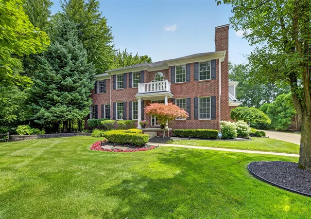 Photo 3 of Sale Pending at 613 Aylesbury Ct, Canton, MI 48187 | MLS# 70555736 | Listing updated on 2026-09-05