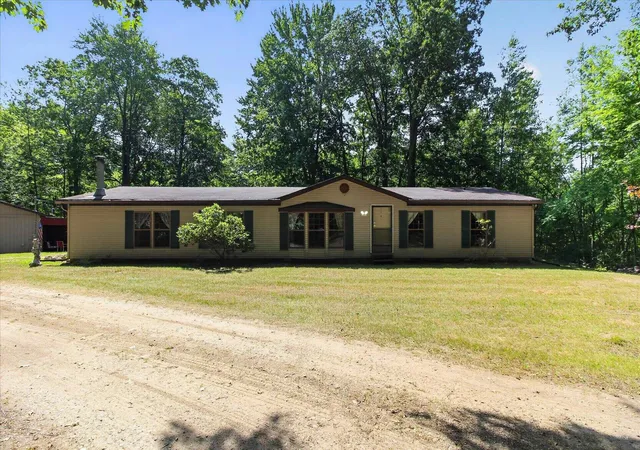 Photo 3 of Single family home for sale at 5755 W Herrick Rd, Lake, MI 48632 | MLS# 50220500 | Listing updated on 2026-09-01