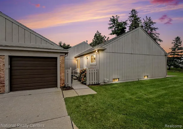 Condo for sale at 12486 Cambridge 10 Mile And Rushton, South Lyon, MI 48178 | MLS# 61027723