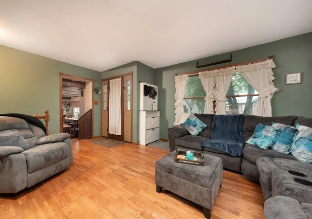 Photo 4 of Single family home for sale at 1610 E Ashman St, Midland, MI 48642 | MLS# 50219396 | Listing updated on 2026-09-09