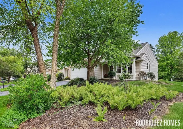 Photo 2 of Sale Pending at 670 Abbey Ml Dr, Ada, MI 49301 | MLS# 70557589 | Listing updated on 2026-09-17