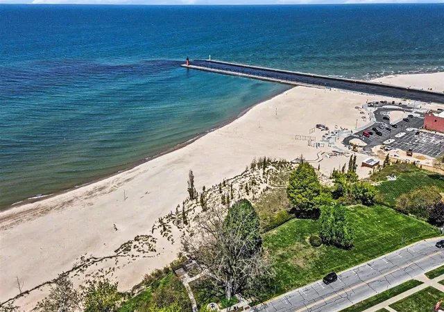 Photo 2 of Single family home for sale at 309 Michigan Ave, South Haven, MI 49090 | MLS# 70554378 | Listing updated on 2026-09-08