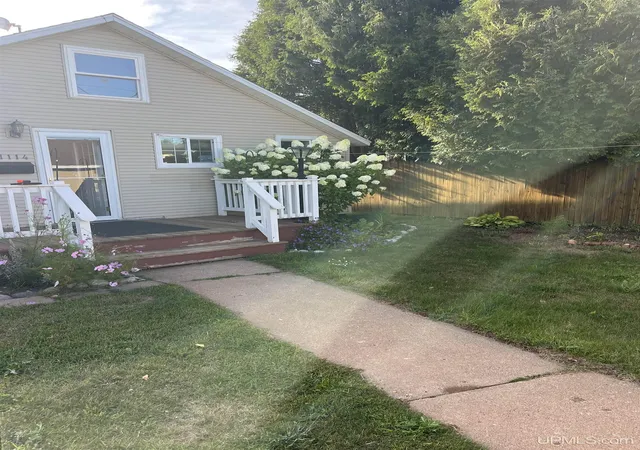 Photo 3 of Single family home for sale at 1114 N 2nd Street, Ishpeming, MI 49849 | MLS# 50220385 | Listing updated on 2026-09-28