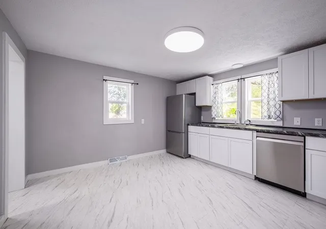 Photo 4 of Single family home for sale at 211 Oak, Kalkaska, MI 49646 | MLS# 80073167 | Listing updated on 2026-09-15