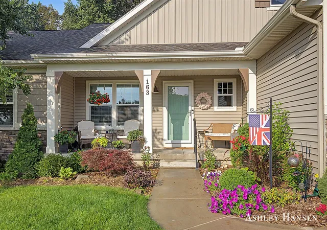 Photo 3 of Single family home for sale at 163 Dogwood Dr, Rockford, MI 49341 | MLS# 70557452 | Listing updated on 2026-09-09