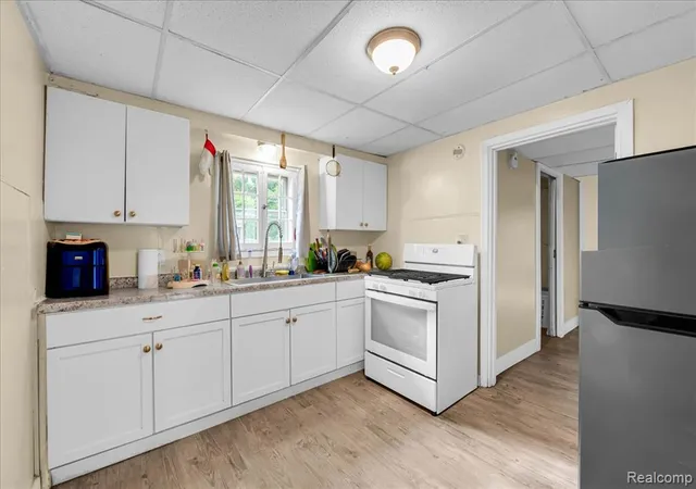 Photo 4 of Single family home for sale at 19114 Toepfer Dr, Eastpointe, MI 48021 | MLS# 61026438 | Listing updated on 2026-09-05