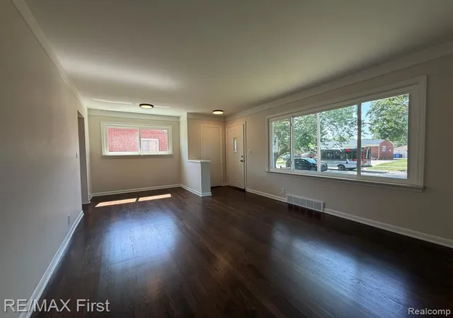 Photo 2 of Single family home for sale at 21754 Hill St, Warren, MI 48091 2511 | MLS# 61023714 | Listing updated on 2026-09-02