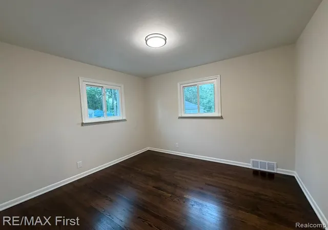 Photo 4 of Sale Pending at 21754 Hill St, Warren, MI 48091 2511 | MLS# 61023714 | Listing updated on 2026-10-07