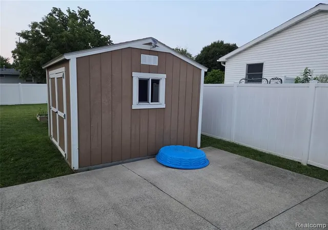 Photo 3 of Single family home for sale at 829 E Exchange St, Owosso, MI 48867 3213 | MLS# 61023986 | Listing updated on 2026-10-20