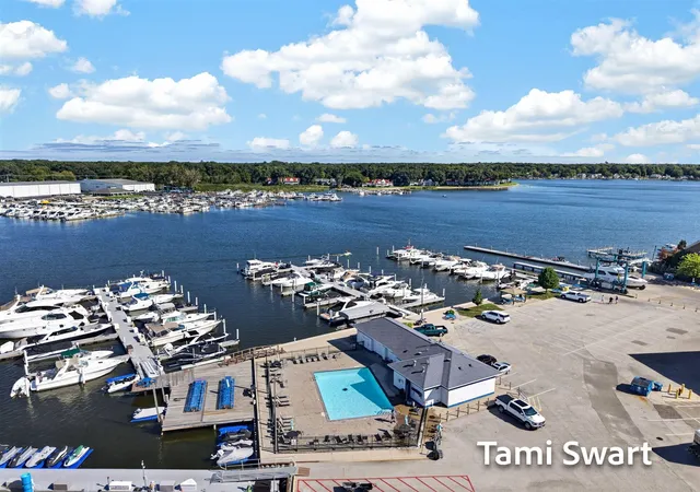 Photo 3 of Condo for sale at 917 W Savidge St #16, Spring Lake, MI 49456 | MLS# 70554544 | Listing updated on 2026-09-02