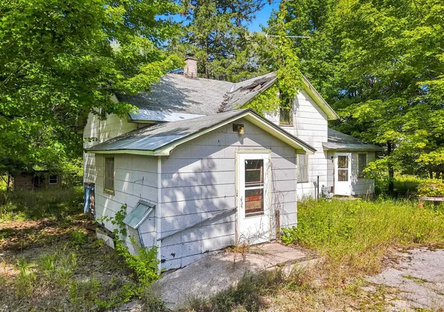 Photo 4 of Sale Pending at 10090 S Cedar, Cedar, MI 49621 | MLS# 80073268 | Listing updated on 2026-10-07
