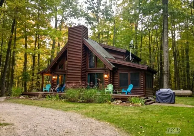 Photo 3 of Sale Pending at 1449 Beech Ln, Farwell, MI 48622 | MLS# 50224626 | Listing updated on 2026-10-26