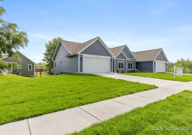 Photo 3 of Condo for sale at 754 Noble Dr, Belding, MI 48809 | MLS# 70528701 | Listing updated on 2026-09-08