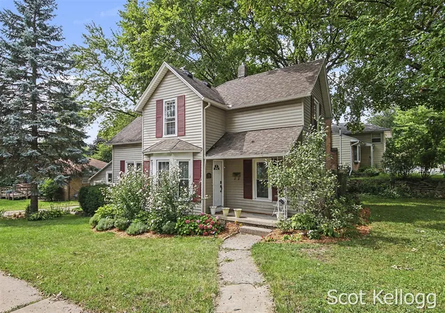 Photo 3 of Sale Pending at 1800 Boston St, Grand Rapids, MI 49506 | MLS# 70555818 | Listing updated on 2026-09-21