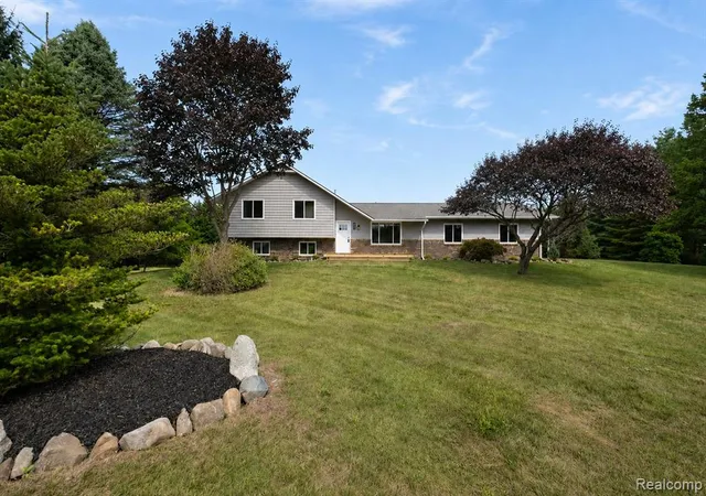 Photo 2 of Single family home for sale at 5181 Burnside Rd, North Branch, MI 48461 8947 | MLS# 61025564 | Listing updated on 2026-09-08