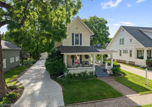 Photo 4 of Sale Pending at 116 S Rogers St, Northville, MI 48167 1531 | MLS# 61002930 | Listing updated on 2026-10-26