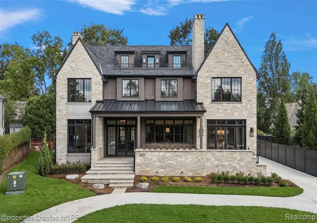Photo 1 of Single family home for sale at 592 Lakeside Dr, Birmingham, MI 48009 1362 | MLS# 61012303 | Listing updated on 2026-10-06