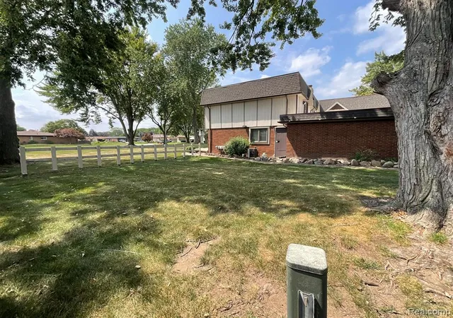 Photo 4 of Condo for sale at 32450 Barclay Sq, Warren, MI 48093 6101 | MLS# 61025361 | Listing updated on 2026-09-04