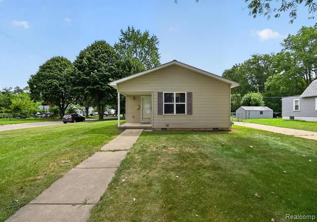 Photo 2 of Sale Pending at 611 Conant Ave, Monroe, MI 48161 1019 | MLS# 61023351 | Listing updated on 2026-09-17