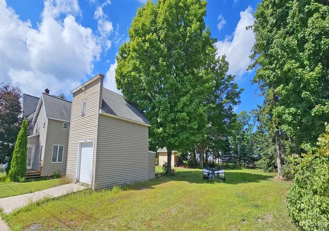 Photo 2 of Single family home for sale at 23258 Fir Ave, Dollar Bay, MI 49922 | MLS# 50220411 | Listing updated on 2026-09-29