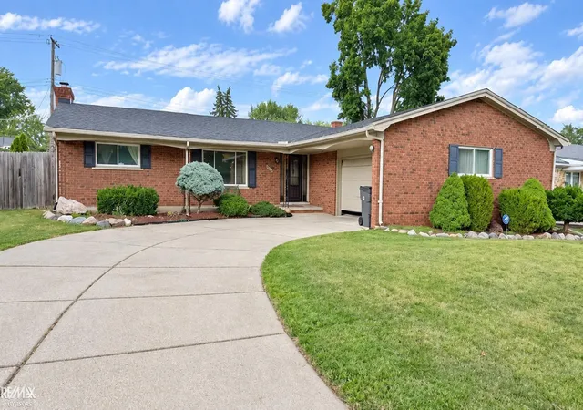 Photo 1 of Single family home for sale at 35358 Bobcean Rd, Clinton Township, MI 48035 | MLS# 50221216 | Listing updated on 2026-09-09