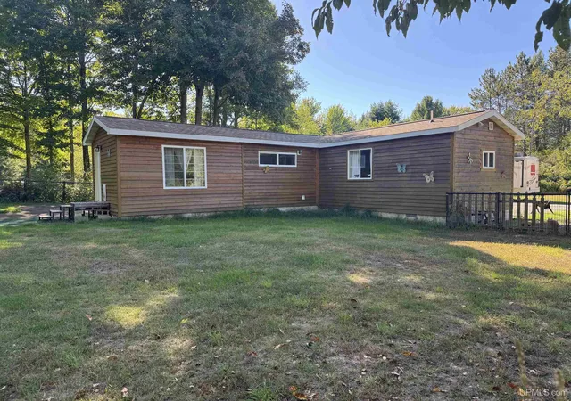 Photo 1 of Single family home for sale at 7399 W Brown Rd, Manistique, MI 49854 | MLS# 50222923 | Listing updated on 2026-09-25