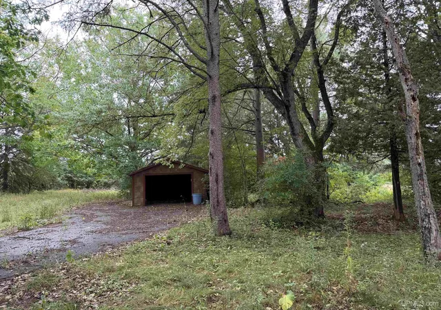 Photo 3 of Sale Pending at E6855 Hill Ave, Bessemer, MI 49911 | MLS# 50221140 | Listing updated on 2026-09-10