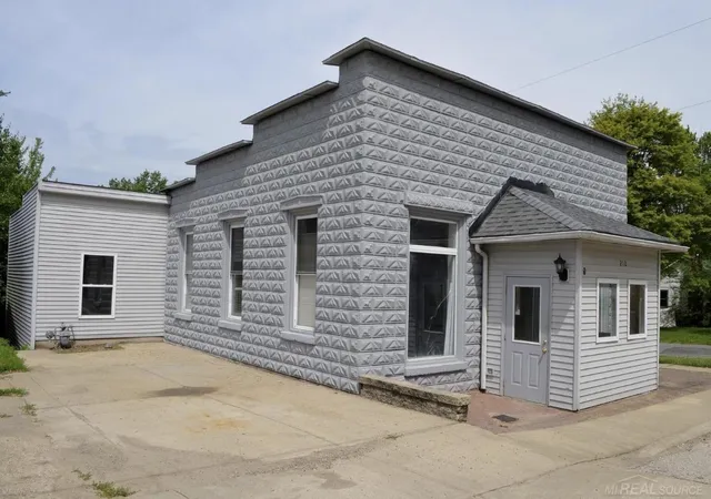 Photo 1 of Single family home for sale at 210 N Van Buren St, Bloomingdale, MI 49026 | MLS# 50222219 | Listing updated on 2026-09-29