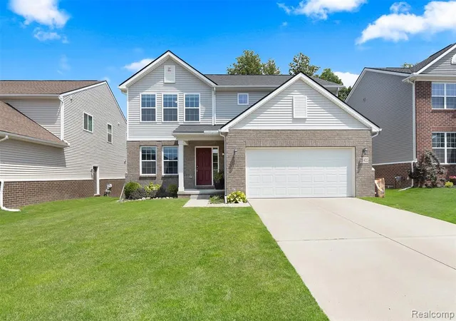 Photo 1 of Single family home for sale at 21422 Navarra Dr, South Lyon, MI 48178 7121 | MLS# 61012240 | Listing updated on 2026-10-11