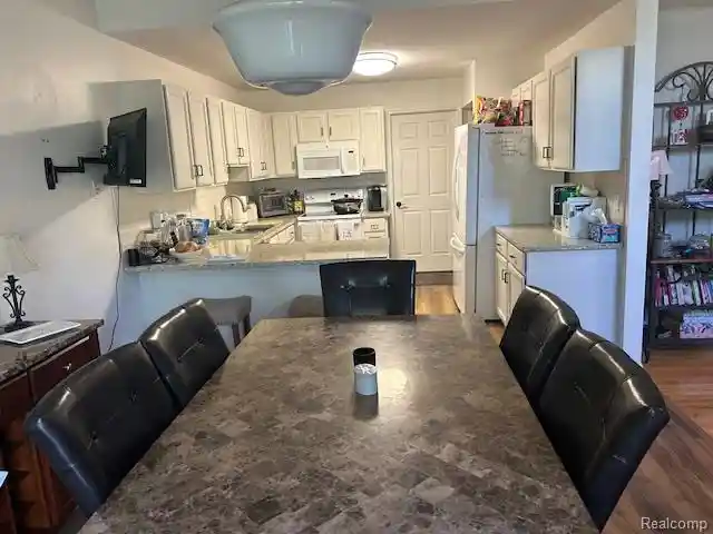 Listing Photo 2 - Condo for sale in 54516 Cambridge located at 54516 Cambridge, Shelby Township, MI 48315 - Unit 54516 Cambridge