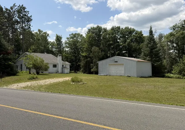 Photo 1 of Single family home for sale at 3530 S Vandermeulen Rd, Lake City, MI 49651 | MLS# 80073516 | Listing updated on 2026-10-03