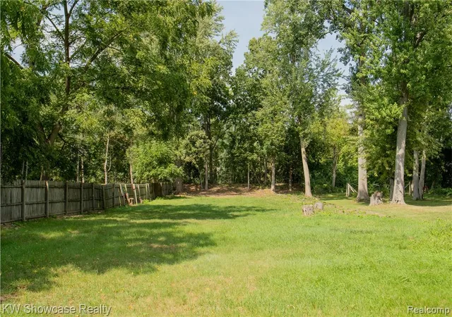 Photo 3 of Single family home for sale at 8234 Arlis St, Commerce Township, MI 48382 | MLS# 61027703 | Listing updated on 2026-09-13